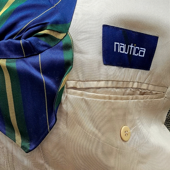 Subtle statement from afar... - Picture 2 of 3